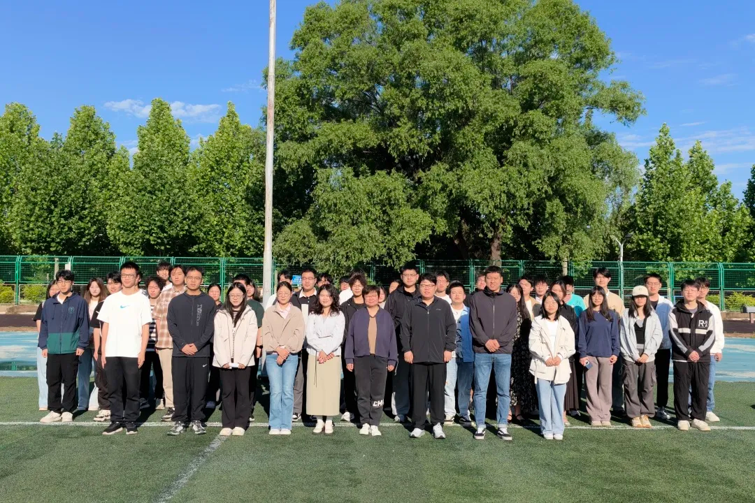 必赢官网举办“回望来时路，永远跟党走”主题升旗仪式