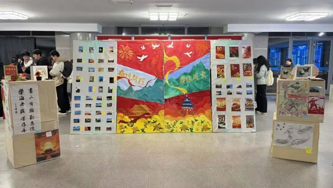 72886必赢欢迎光临第十四届新生艺术展今日开展